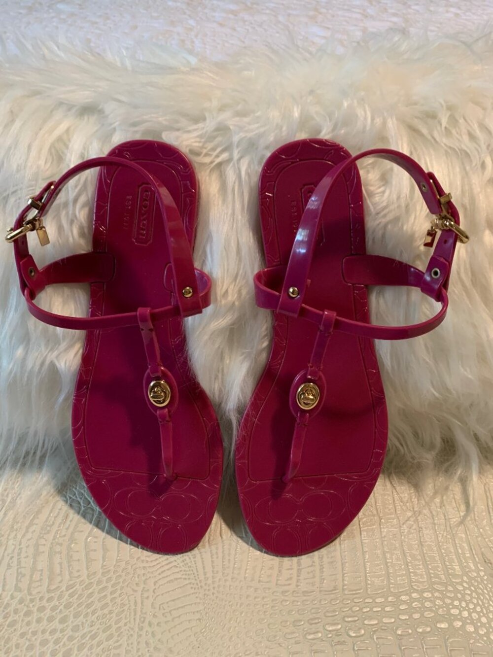 Coach Pier Jelly T-Strap Sandals - Fuchsia Hot Pink & Gold - Women's Size 8B